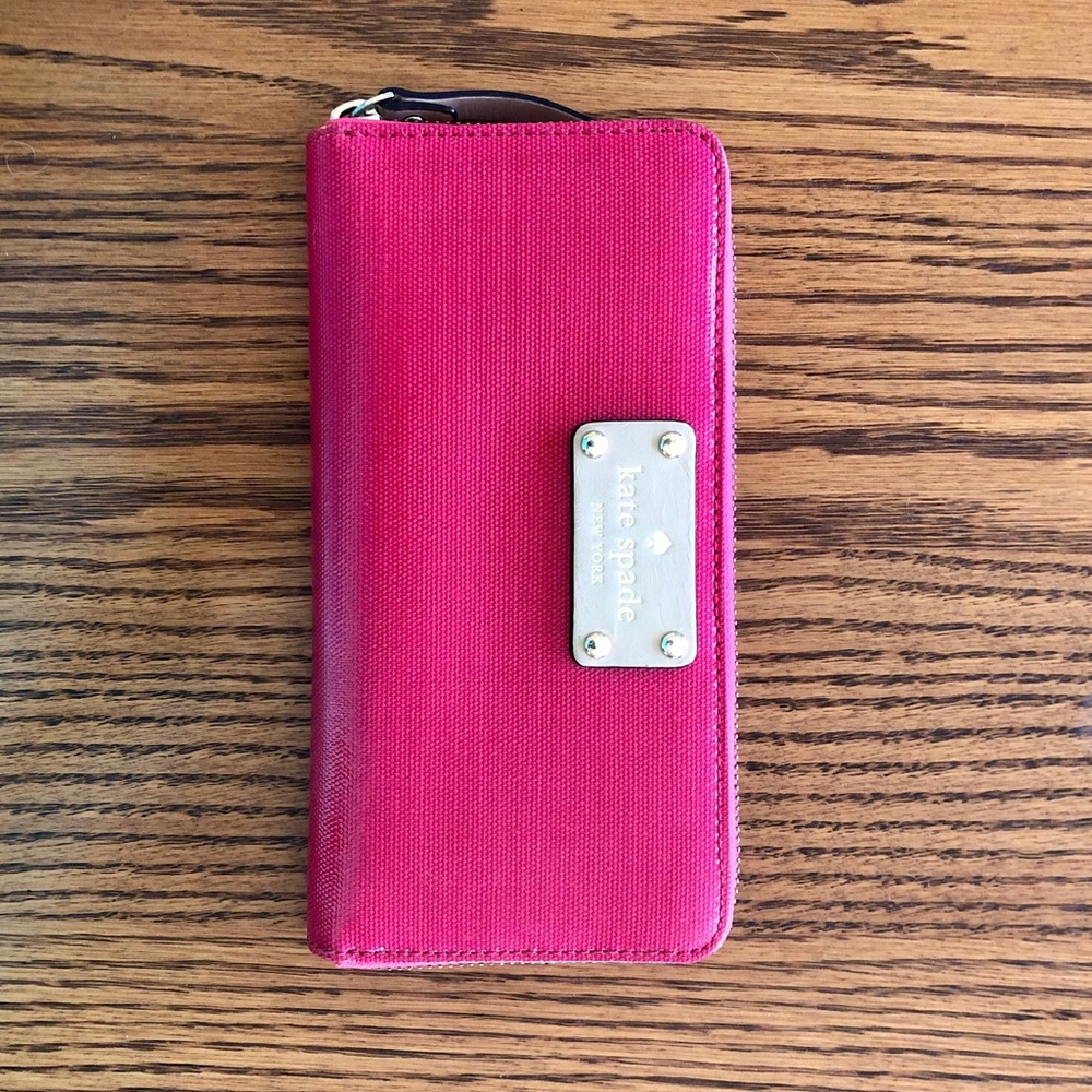 kate spade Zipper Wallet